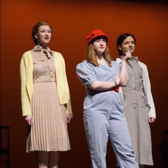 Meet your Posher, Amanda - Picture 2 of 4